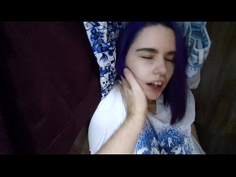 ❤️ Truvò a mo surella in l'armadiu è l'aiutò à cum ❤ Video porno à noi ﹏